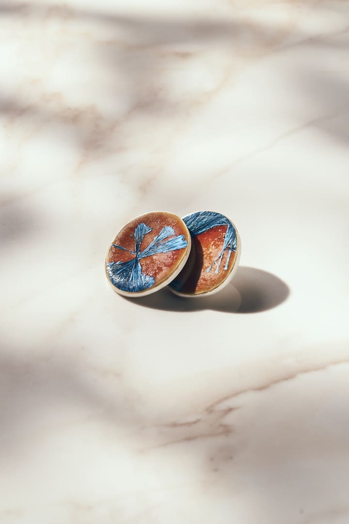 Pendientes Sol de Invierno Oval maxi caramelo cobalto