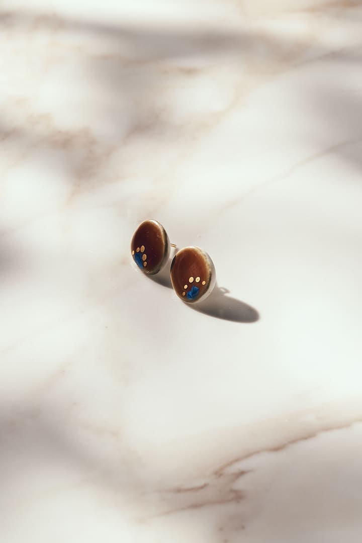 Pendientes Destellos Oval Caramelo